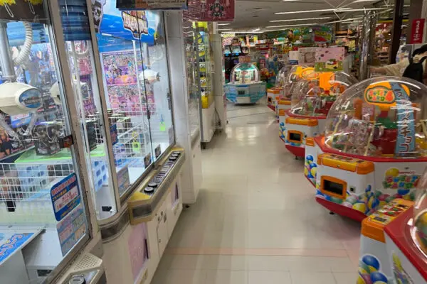 ドンキホーテ メガドンキのクレーンゲームは取りやすいのか ドンペンが取れる可愛いufoキャッチャー 毎日がクレーンゲームパーティー